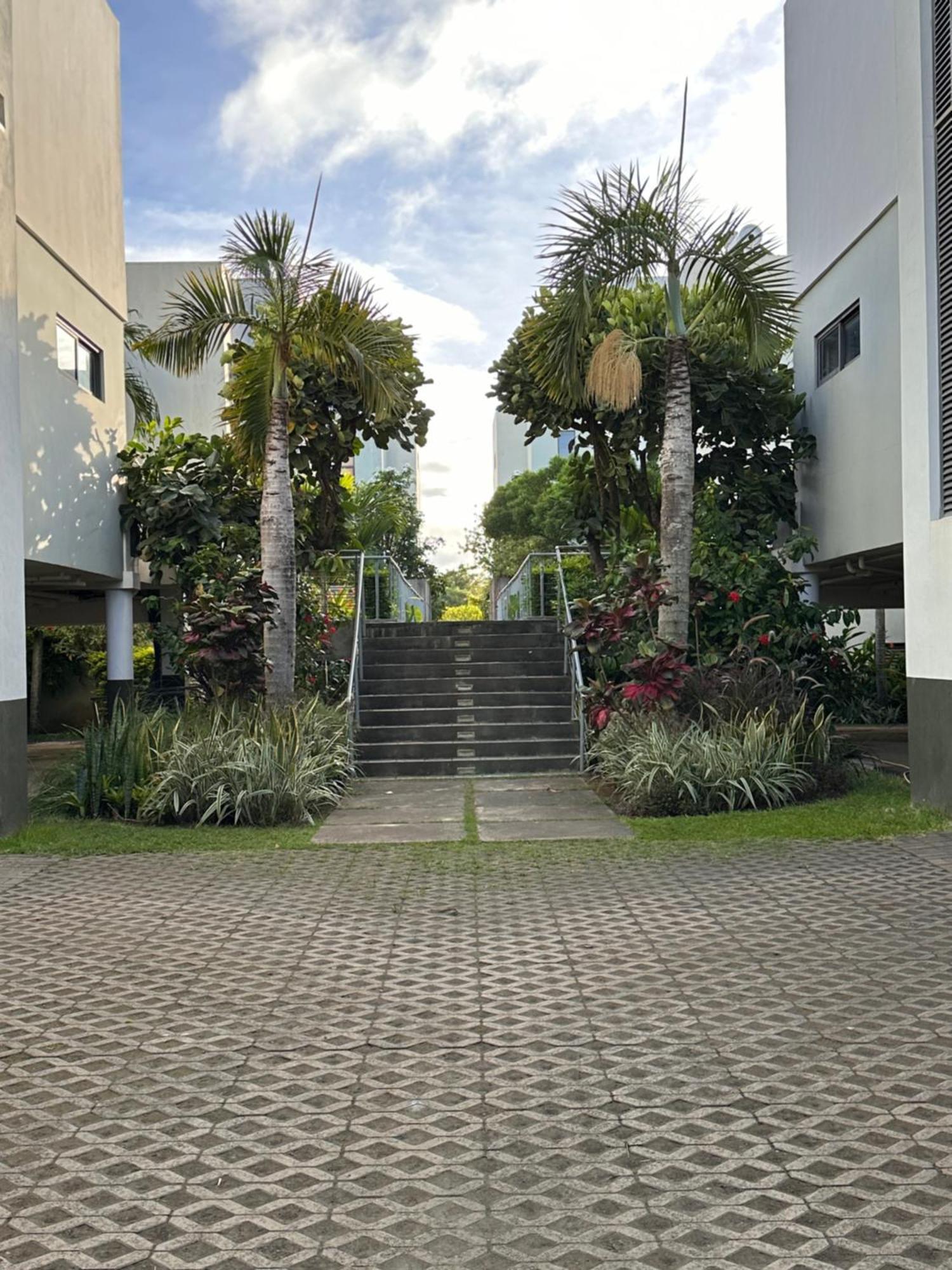Modern Villa In Grand Bay - Short Walk To Beach Exterior foto